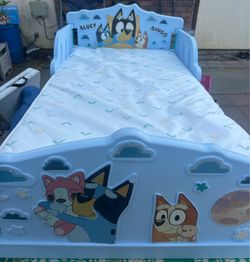 Toddler bed