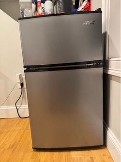 Arctic King Mini Fridge