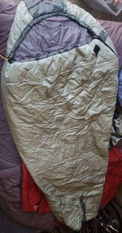 Slumberjack Backpacking 30° Sleeping Bag - Ultra-light/Ultra-compact
- Great Condition