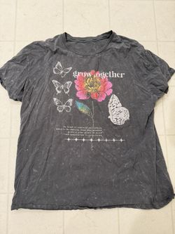 Women’s Size 2XL wild Fable shirt