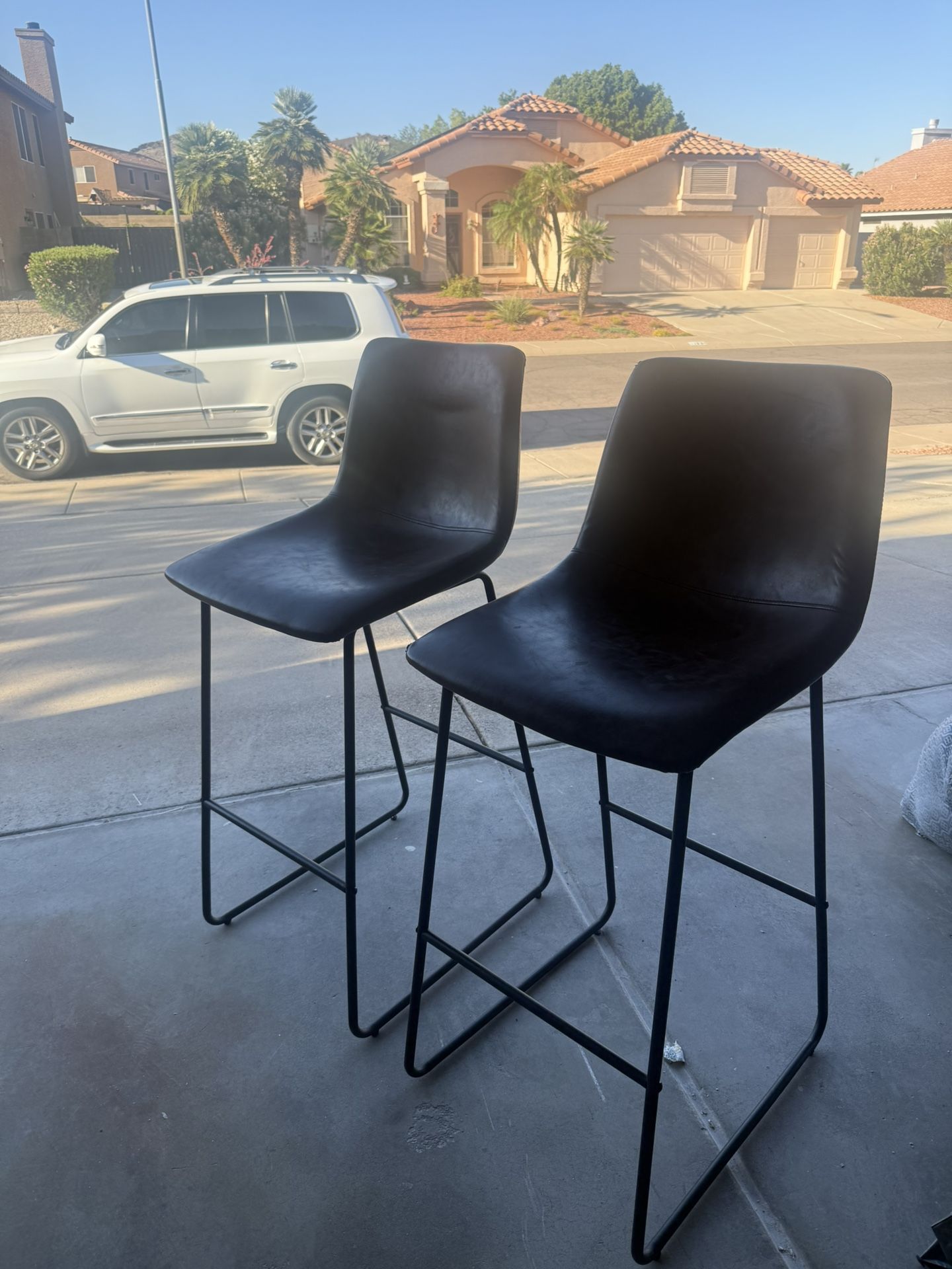Bar/ Counter Stools/ Chairs