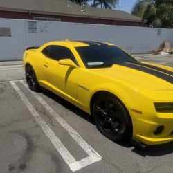 13 CAMARO SS CLEAN TITLE $10 500 166 Mil  Millas 