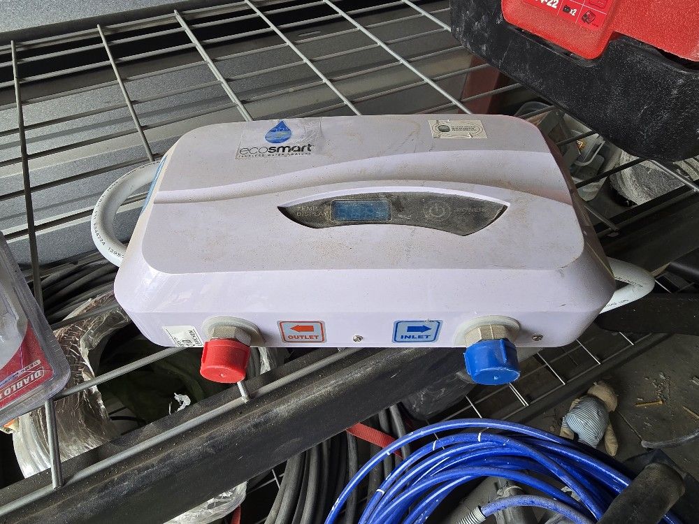 NEW! Ecosmart POU Point of Use Electric Tankless Water Heater