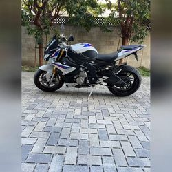 2019 BMW S1000R/ No Lowballers.