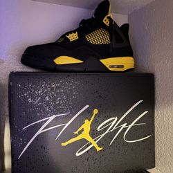 Jordan 4 Yellow Thunders 