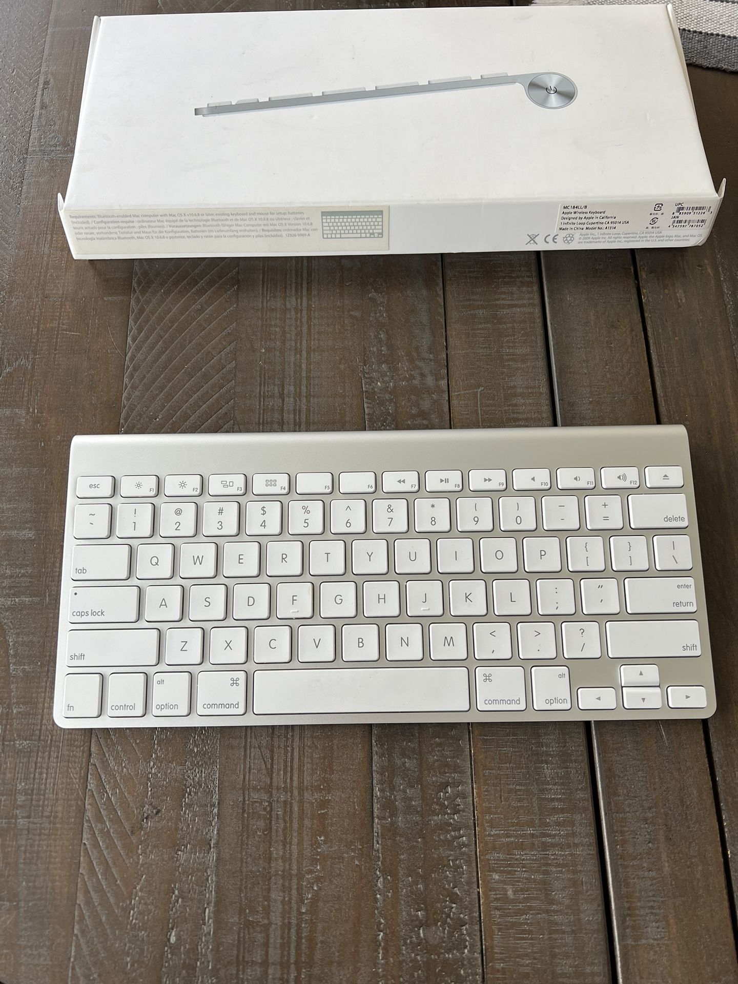 Apple Wireless Bluetooth Keyboard 