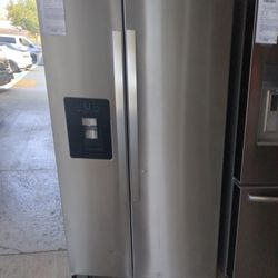 Whirlpool Refrigerator Model WRS325SDHZ 24.6 cu.ft  Retail Price $1899 SAVE$ 929