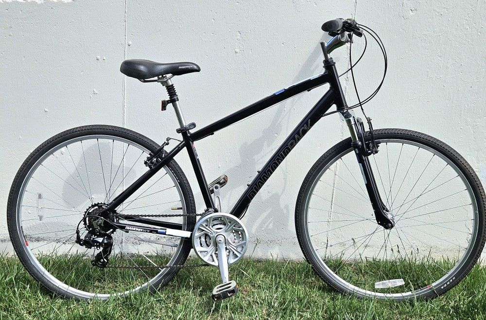 Medium Frame Diamondback Edgewood Hybrid Bike