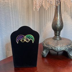 🎭 Mardi Gras Mask Brooch🎭. Purple &  Green