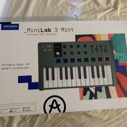 Arturia Minilab 3 25-Key MIDI Keyboard Controller (green)