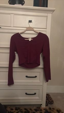 Burgundy bozzolo long-sleeve crop top