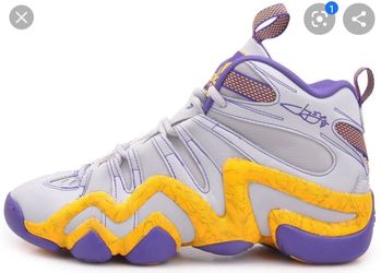 CRAZY 8'S LEGENDARY *SIGNED KOBE 9.5 *RIP MAMBA