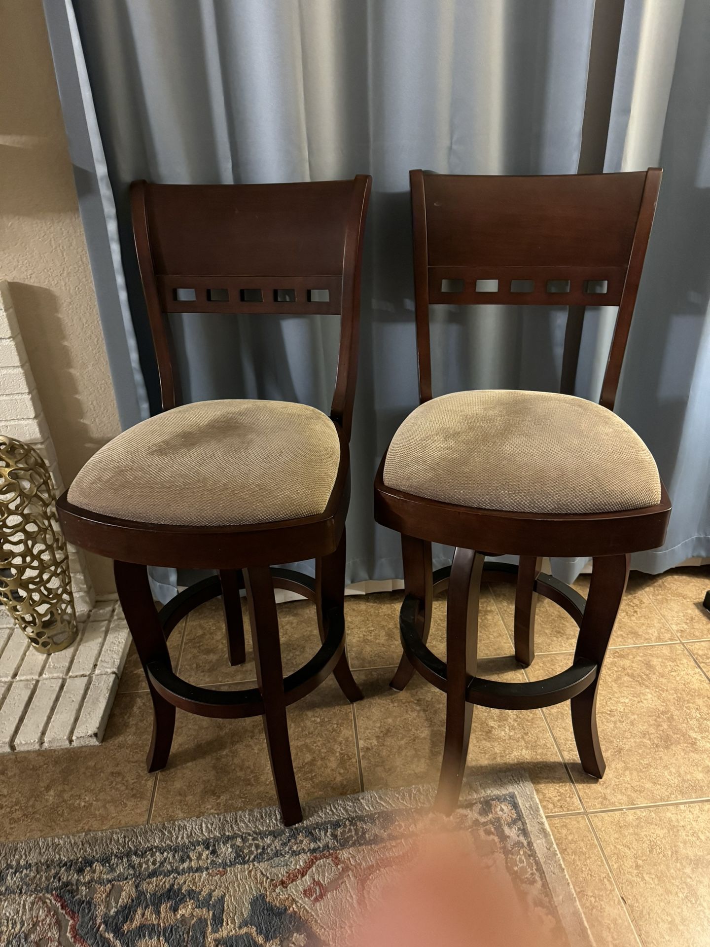 2 Bar Stools