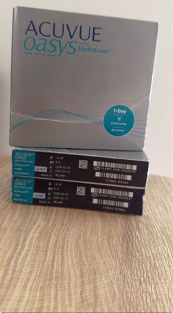 Acuvue contact lenses -400