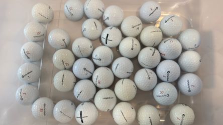 40 TAYLORMADE MIX GOLF BALLS