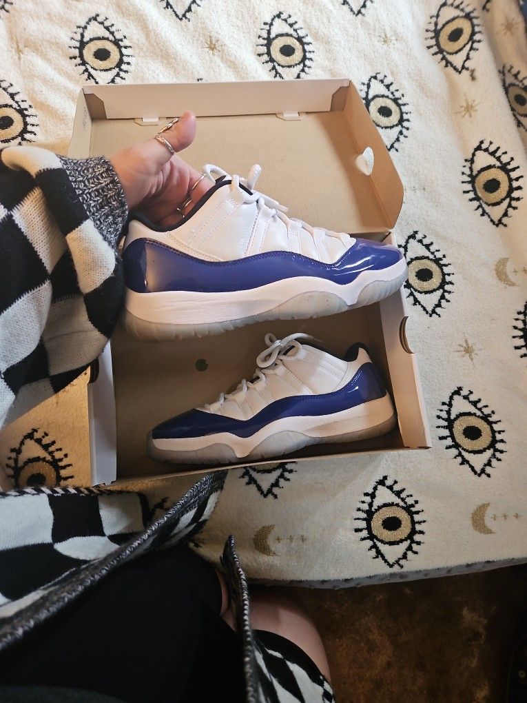 Jordan 11 Women's RETRO concord
