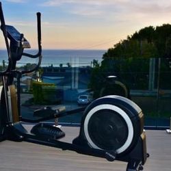 Commercial Elliptical Trainer