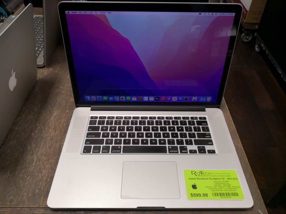 Apple MacBook Pro Retina 15" - Mid 2015