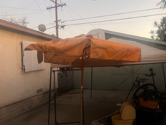 Sombrillas para sombra tengo 2 una nueva y una usada vendo las 2 por $20 dls
