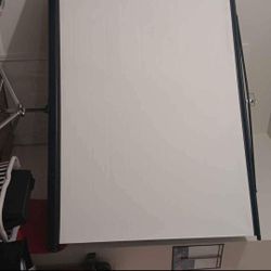 Diplomat Projection Screen Draper 85"