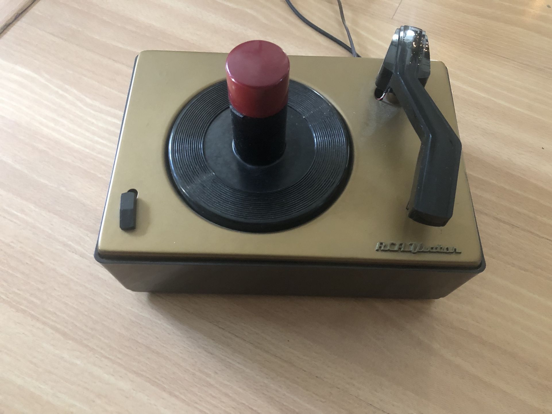 Vintage RCA Victor 45 rpm Record Player, Model 45–J-2 