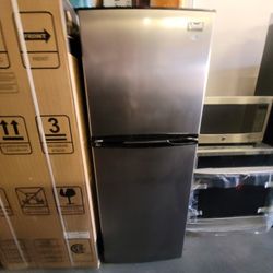 Refrigerator Avanti