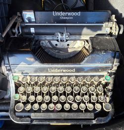 Vtg 1930s Underwood Champion Portable Typewriter Metal Keys