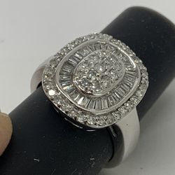 Heavy Solid 14kt Gold 1.30ctw Real Diamond Baguette Cocktail Ring 
