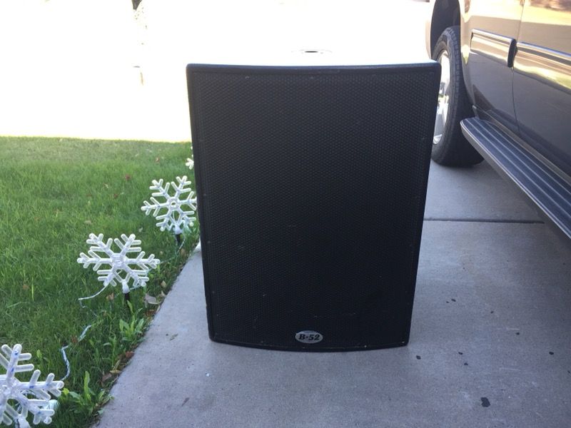 B52 act 18X powered subwoofer 18” $400