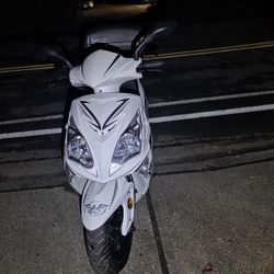 2024 150cc. Wolf Scooter 1,129 Miles Clean Title 