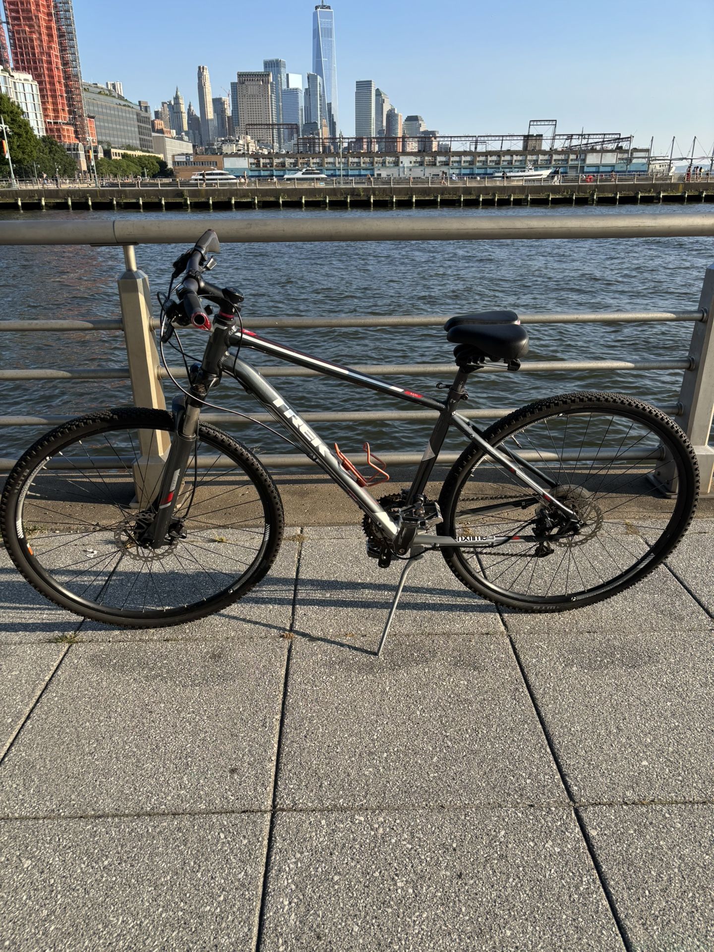 Gary Fischer Trek Medium Straight Bar Road