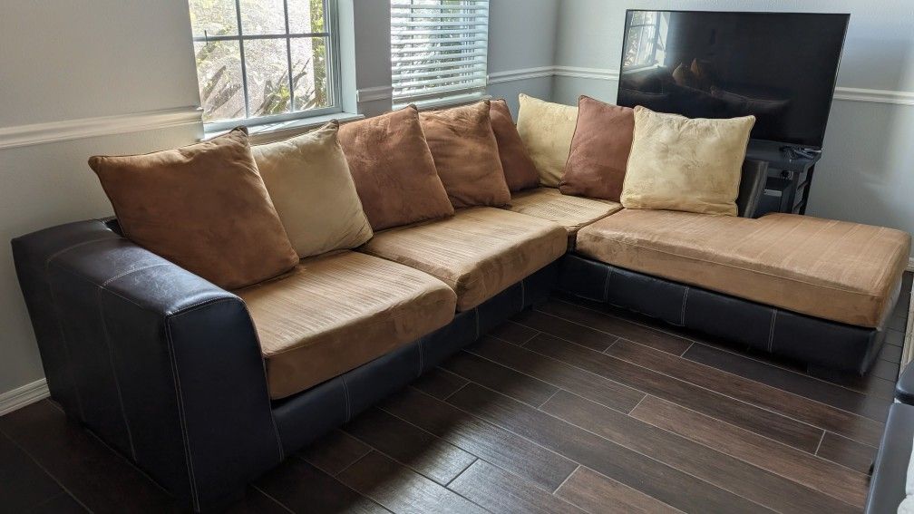 Sectional Sofa (2-Piece)