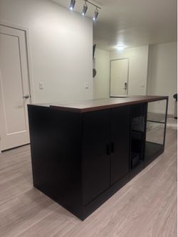 Kitchen island
