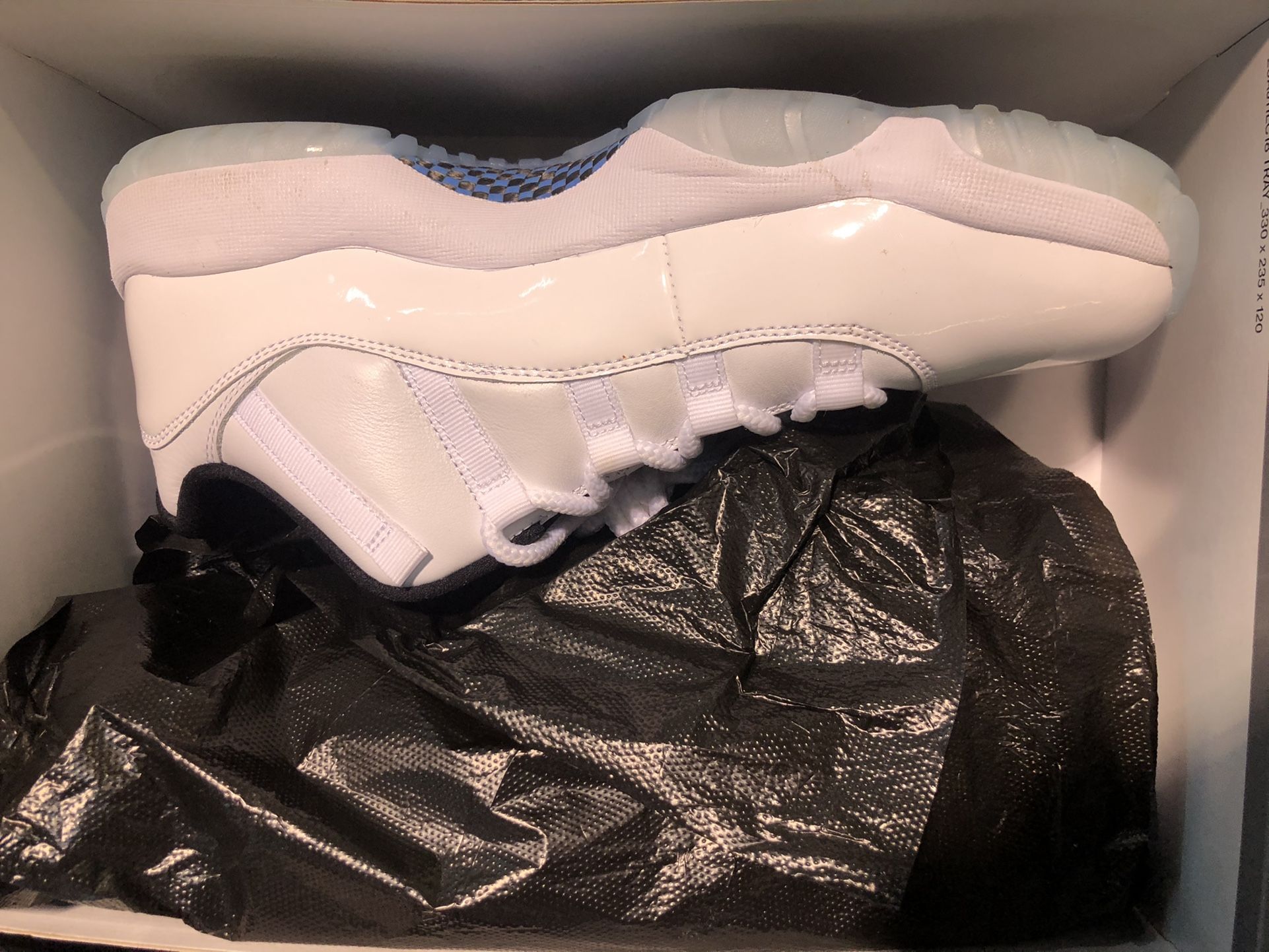 Jordan 11 Legend Blue