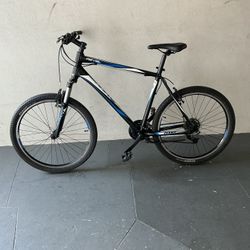 BICYCLE GIANT 21 SPEED SIZE 26 BRAND NEW 
