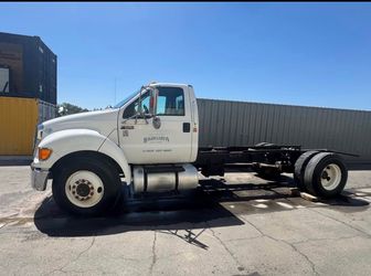 2015 FORD F650 cab and chassis.