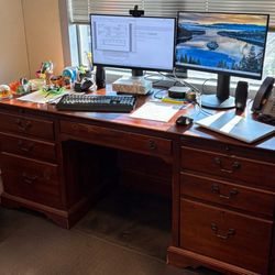 Wood Desk With Cabinets & Drawers 