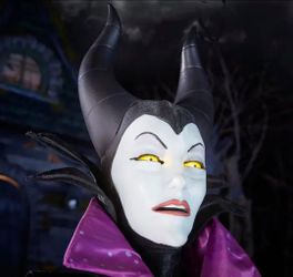 6.5 ft maleficent animatronic Halloween movie prop sleeping beauty