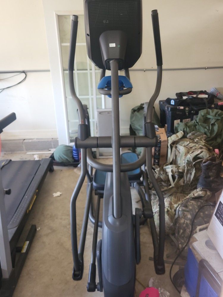 Incline trainer pro advanced fitness group elliptical