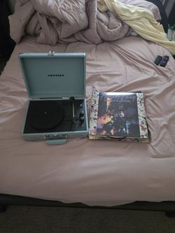Crosley w/9 vinyls