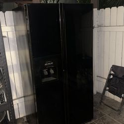 FREE REFRIGERATOR 