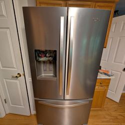 Whirlpool Refrigerator - Excellent Condition 