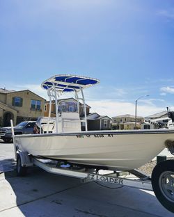 2200v 22ft Pathfinder 2006
