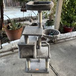 4.5 Ft Cat Tree 