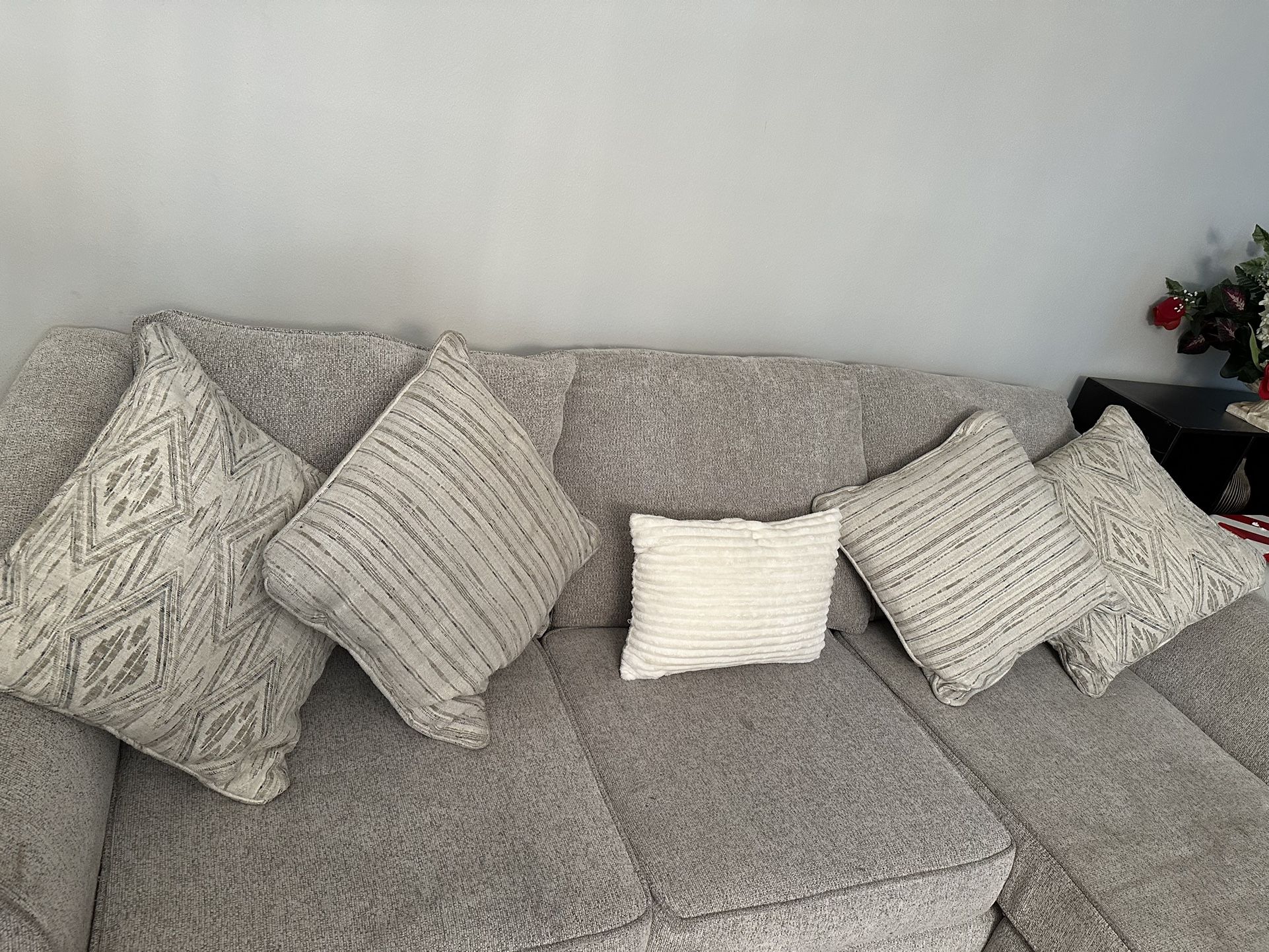 Sofa With Chaise