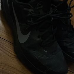 Nike Varsity Shoe 