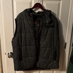 Yoki Men’s Puffy Vest With Hood 