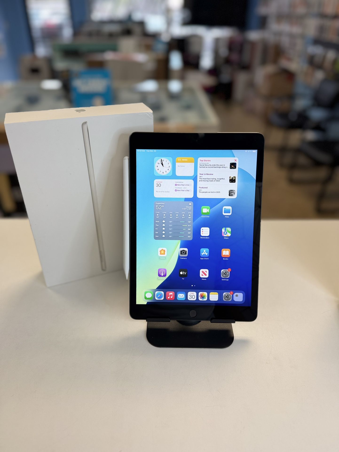 iPad 9th Gen 10.9inch 64Gb with Free Pen