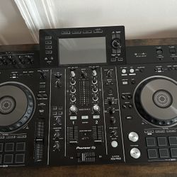 Pioneer XDJ-RX2 All In One Dj System 