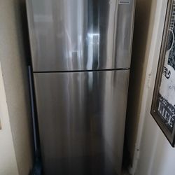 Sliver Frigdare Refrigerator 